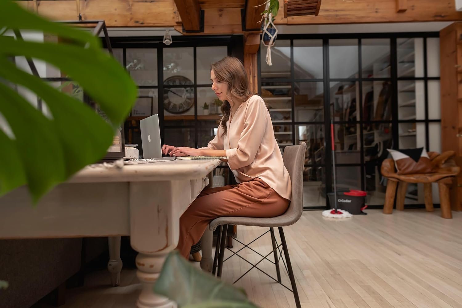 O-Cedar EasyWring Microfiber Spin Mop, Bucket Floor Cleaning System, Red, Gray, Standard - Image 24