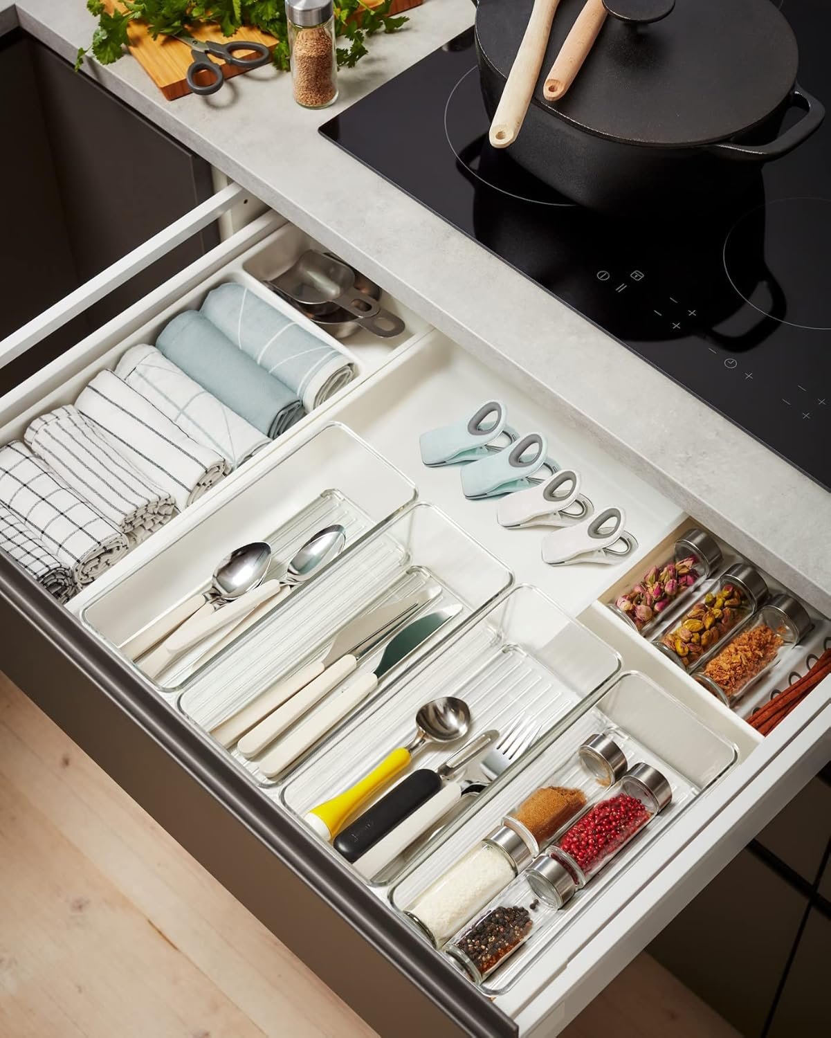 Hudgan 8 Pack Clear Plastic Drawer Organizer Bins Set, Stackable Cutlery Storage Bins Trays for Organizing Kitchen, Bathroom, Office, Crafts, Gadgets, Cabinet Supplies - Image 3