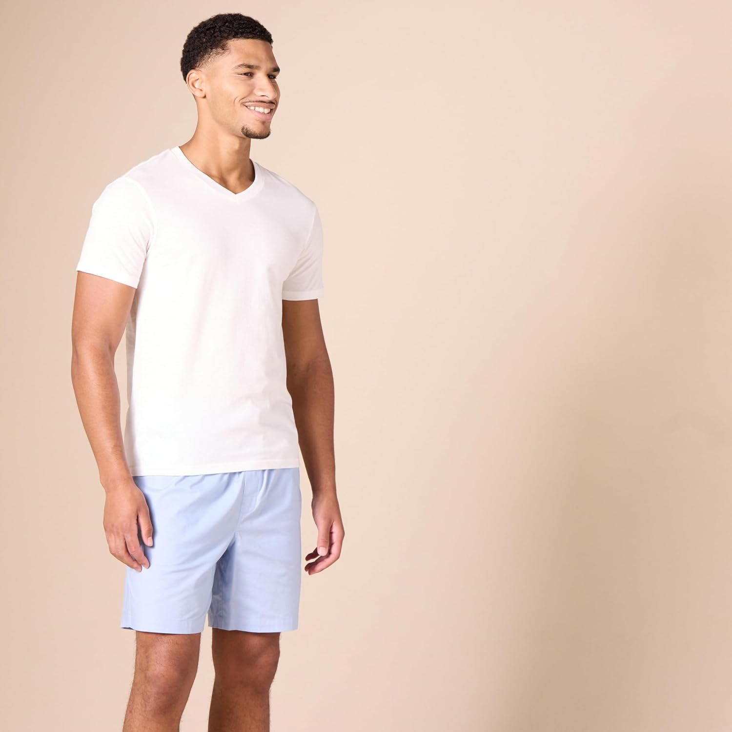 Amazon Essentials Men's V-Neck Undershirt, Breathable, Cotton, Pack of 6 - Image 3